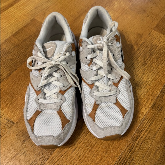 Nike AL8 7.5 - Picture 2 of 4